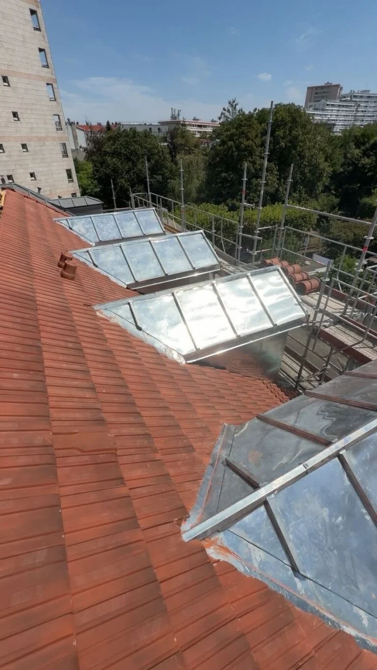 Rénovation complète de toiture et lucarne en zinc