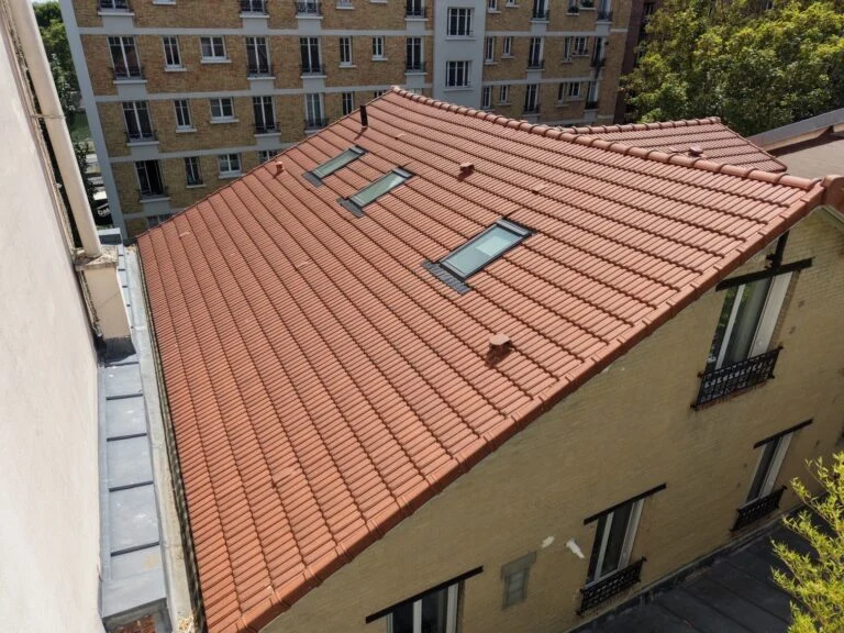 Rénovation complète d’une toiture en tuiles